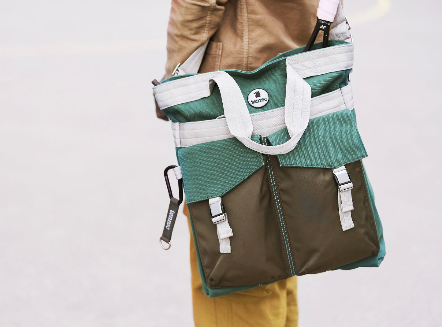 Tennis Tote in Grass